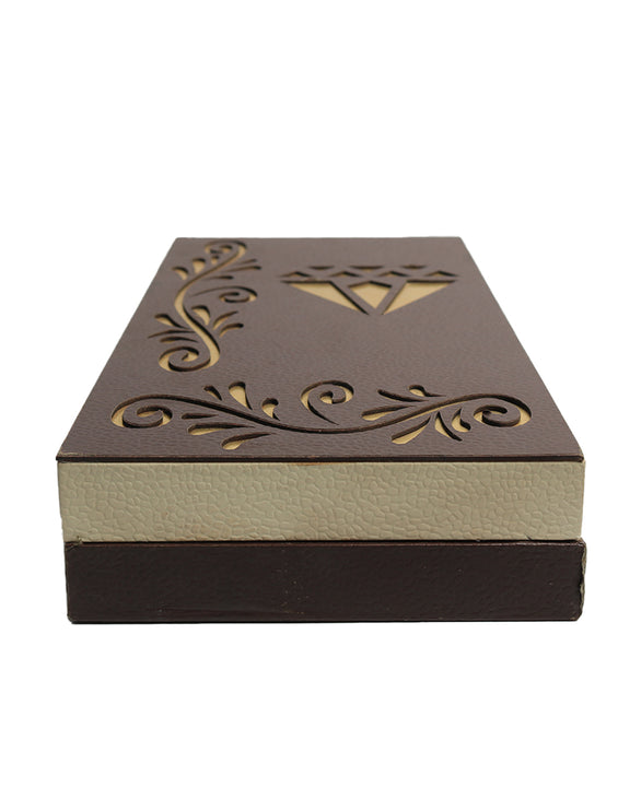 WOODEN NECKLACE BOX